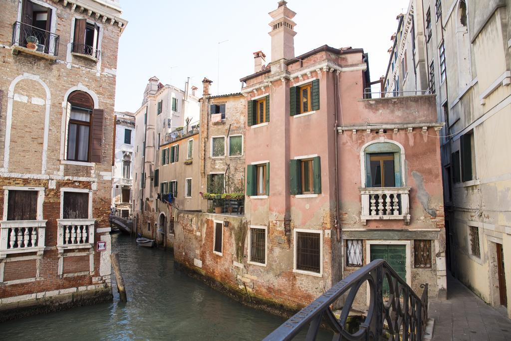 Charming Venice Apartments Exterior photo